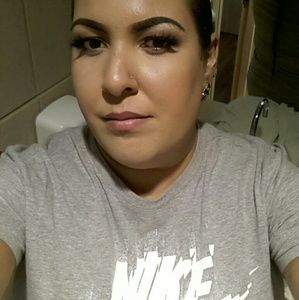 Meet your Posher, Idana